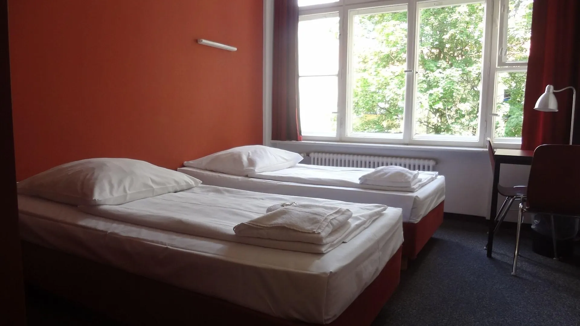 Hotel 103 Berlin 2*,