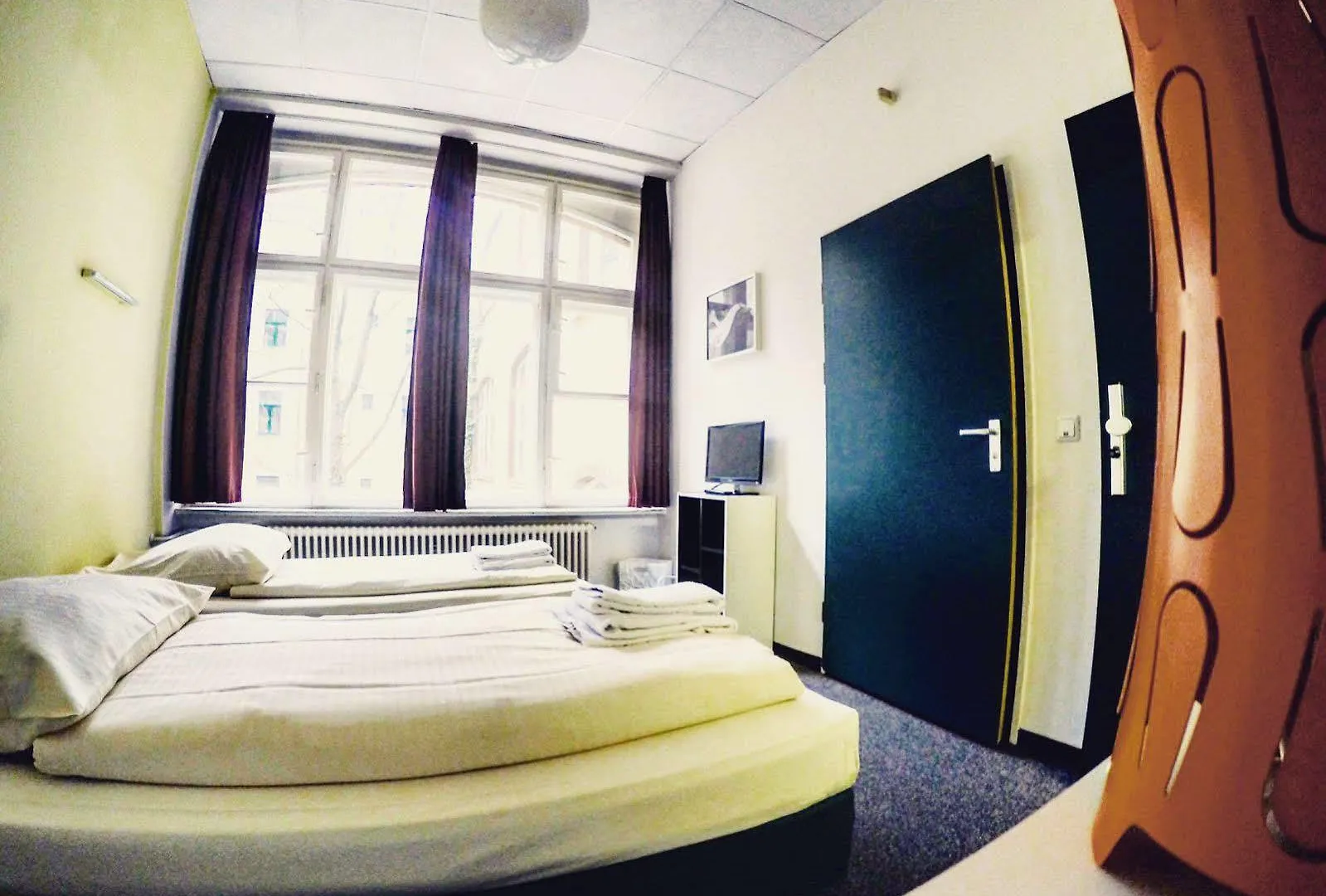 Hotel 103 Berlin 2*,